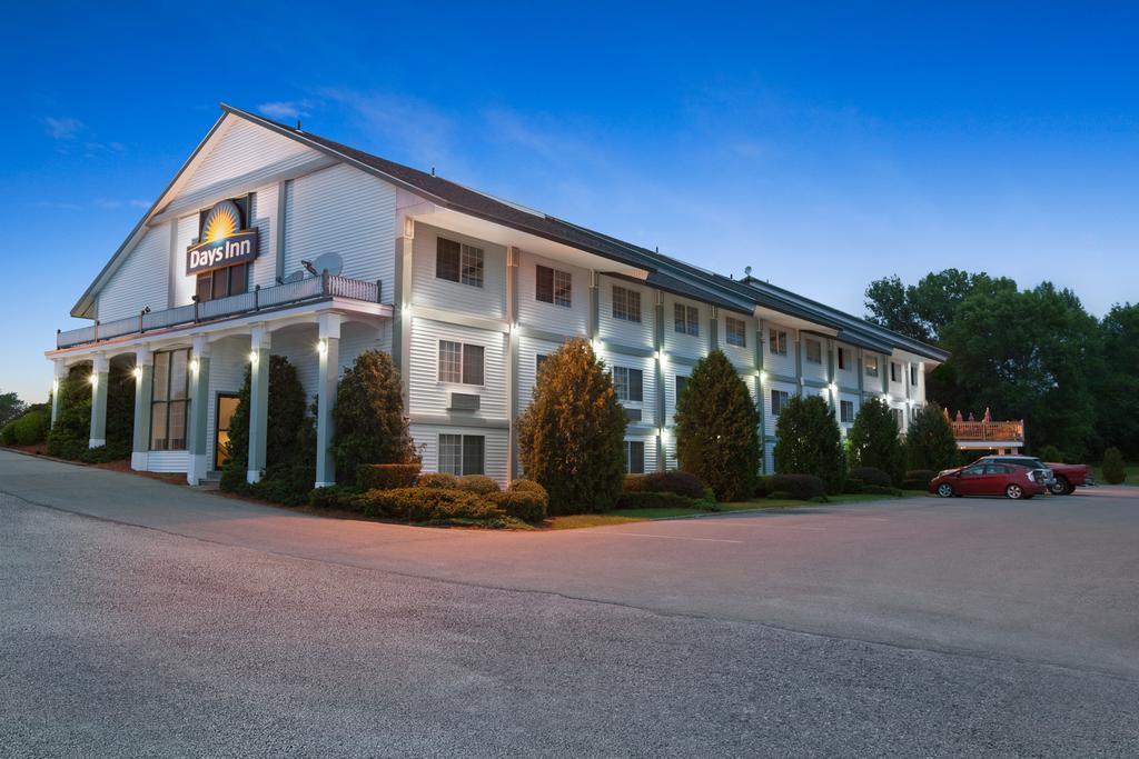 Days Inn By Wyndham Shelburne/Burlington Екстериор снимка