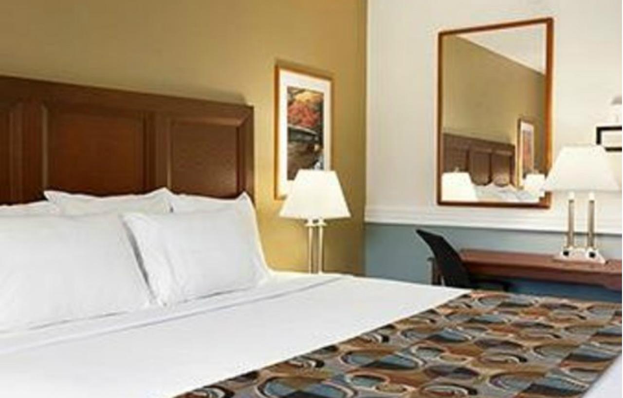 Days Inn By Wyndham Shelburne/Burlington Екстериор снимка